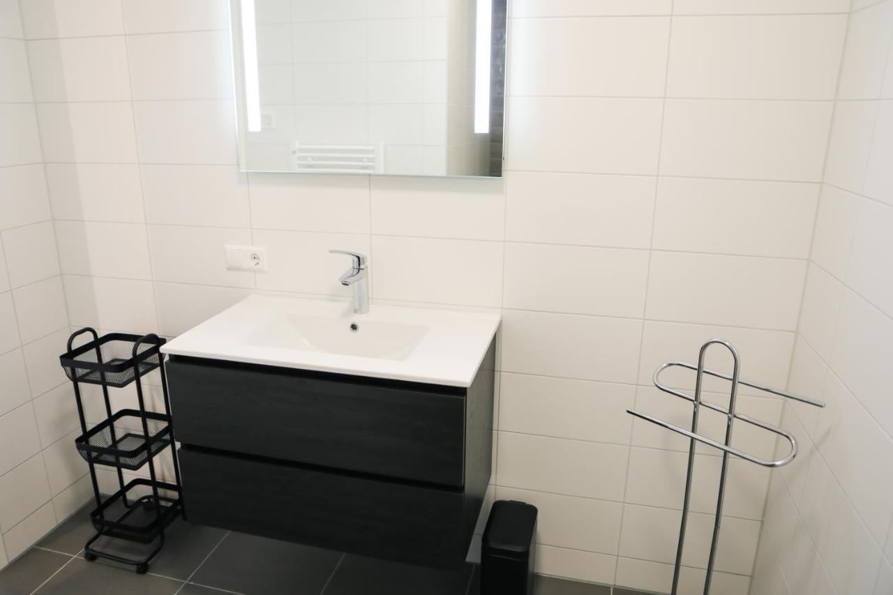 Luxe 4 Persoons Appartement In Residence Marina Kamperland 2C Екстериор снимка