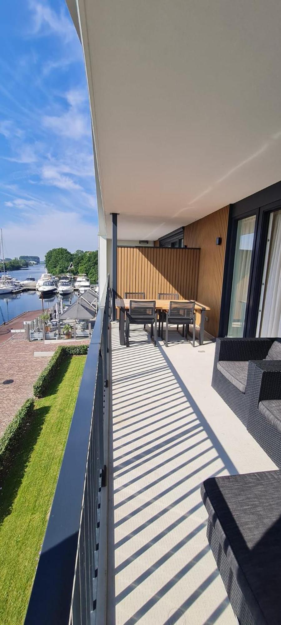 Luxe 4 Persoons Appartement In Residence Marina Kamperland 2C Екстериор снимка